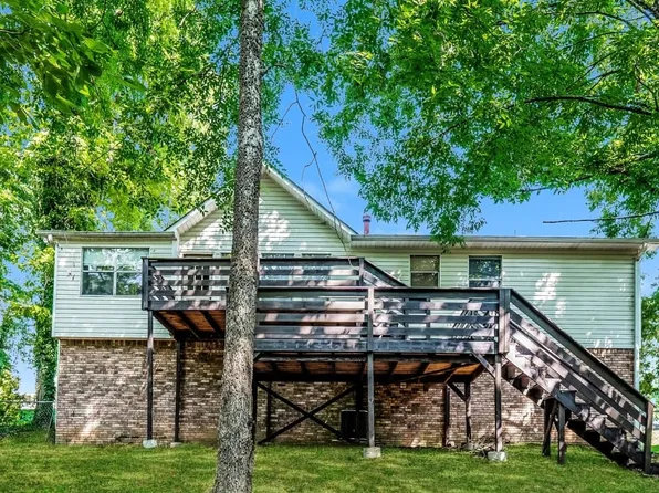 691 Oak Dr E, Trussville, AL 35173