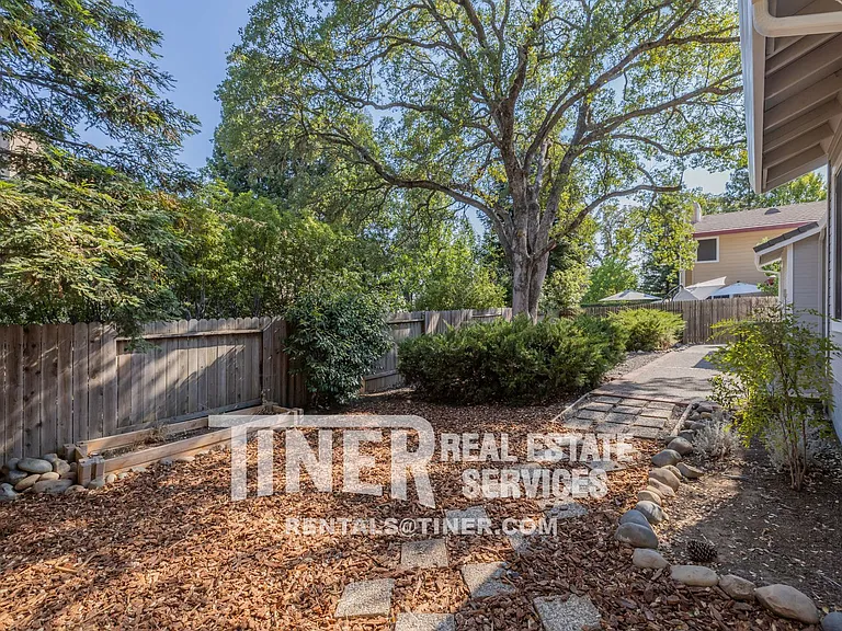 180 Briggs Ranch Dr — Photo 34