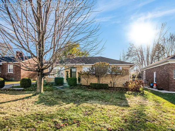 21820 Oconnor St, Saint Clair Shores, MI 48080