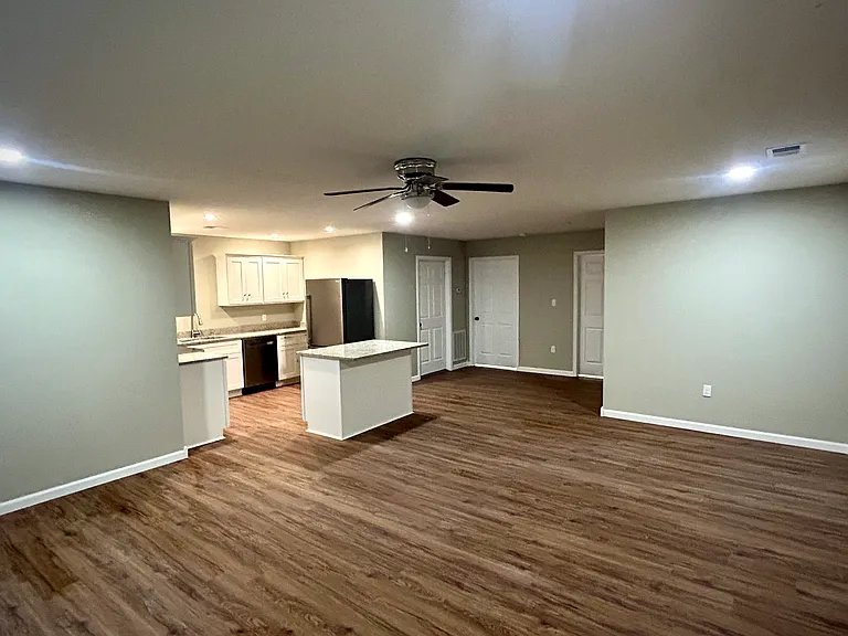 205 Coakley St — Photo 2