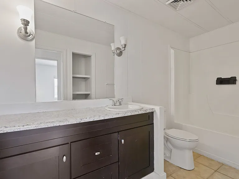 12 N 2162 W — Photo 17