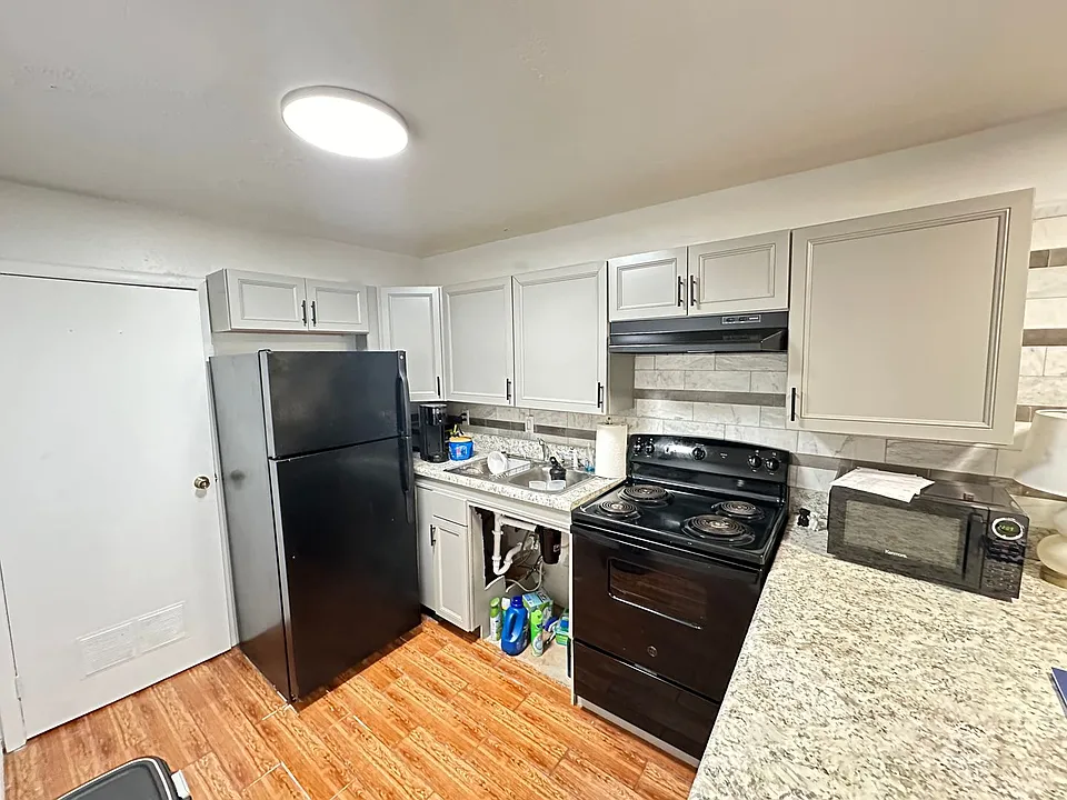 253 Hayden Rd #101