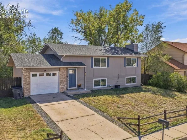 7064 Woodstock St, Colorado Springs, CO 80911