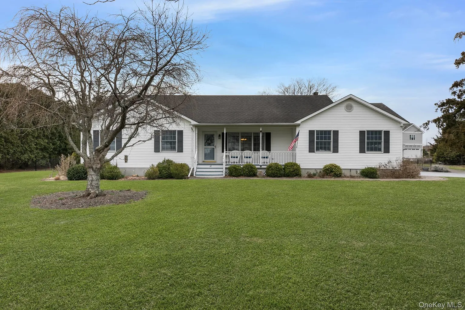 47 Pier Avenue photo 1