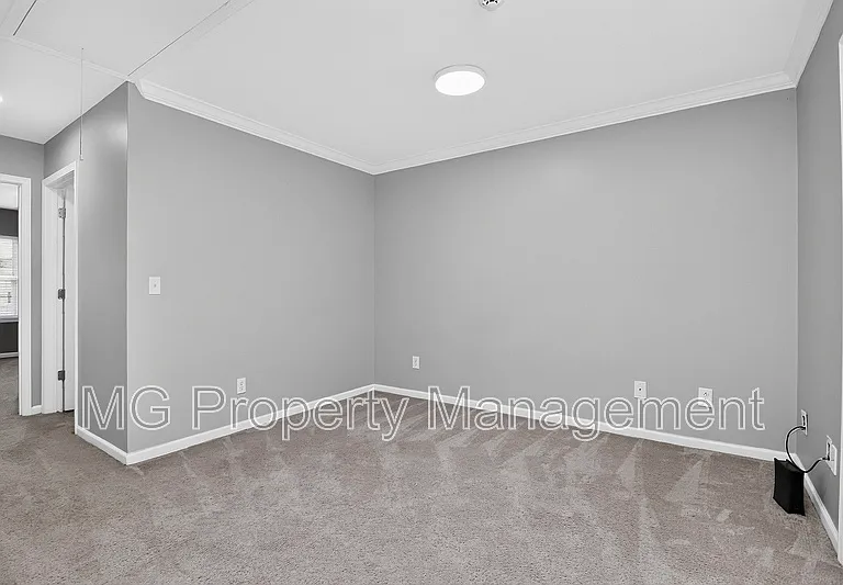 11909 Stratfield Place Cir — Photo 17