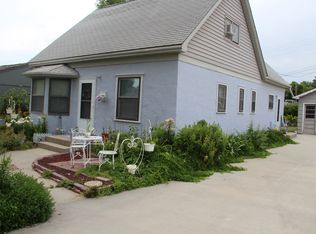 458 W 8th St, Winner, SD 57580