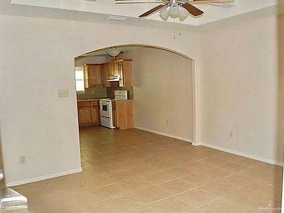 2nd image of 903 Emerald Dr