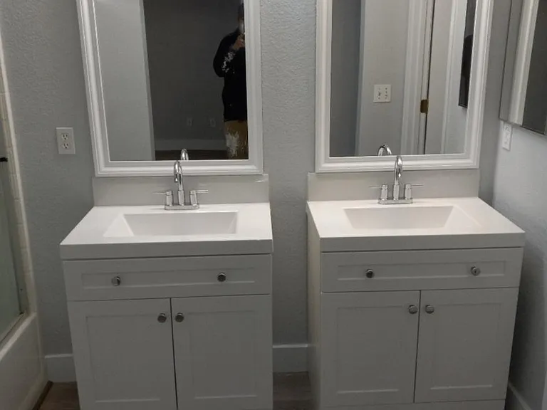 685 Helen Dr — Photo 1