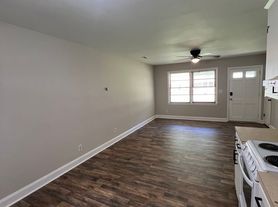 836 White Oak Dr