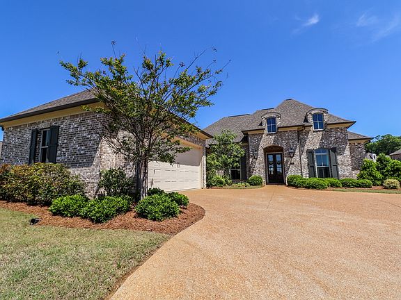 3rd image of 117 Pin Oak Dr