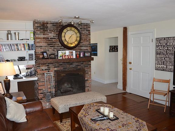 firplace in living room 14x14