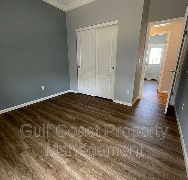 3200 Holly Ave — Photo 30