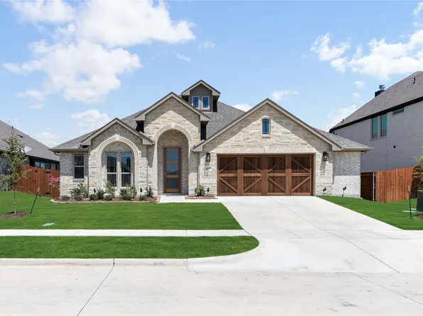 569 Red Maple Rd, Waxahachie, TX 75165