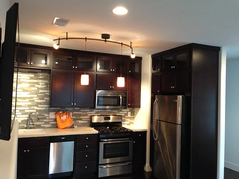 120 Eastern Ave SE #1 — Photo 3