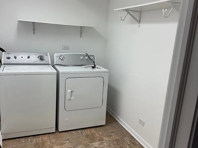 1603 Edinburgh Dr — Photo 1
