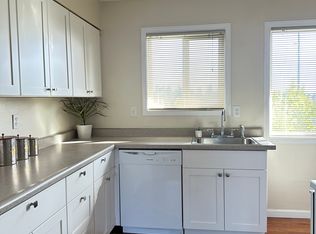 3137 SW Primrose St APT 7, Portland, OR 97219