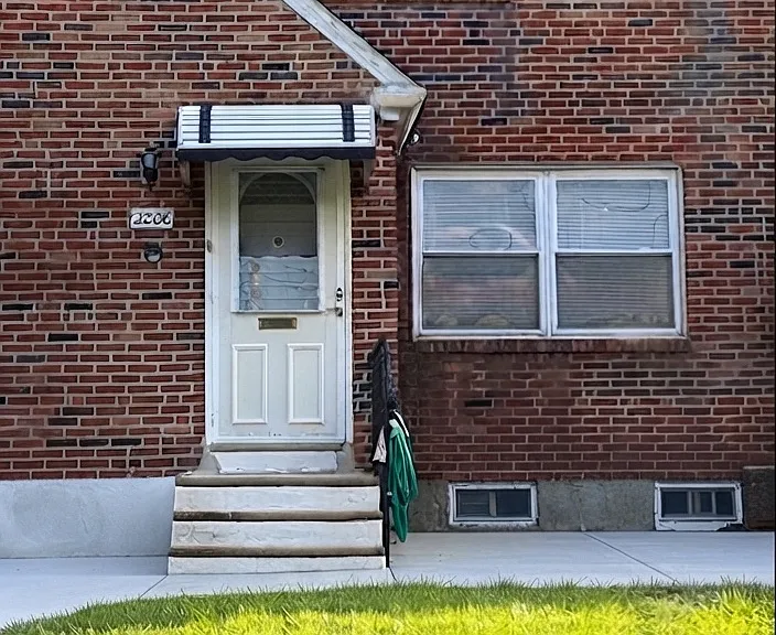 2206 Knorr St — Photo 1