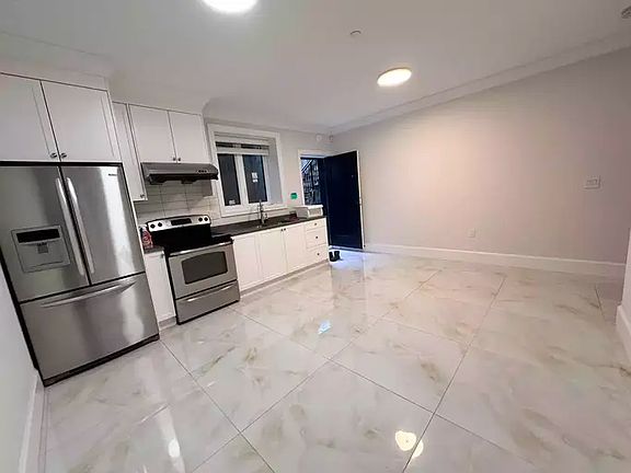 3rd image of 1751 Mathers Ave #1A