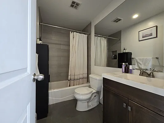 Rented by Corcoran | media 21