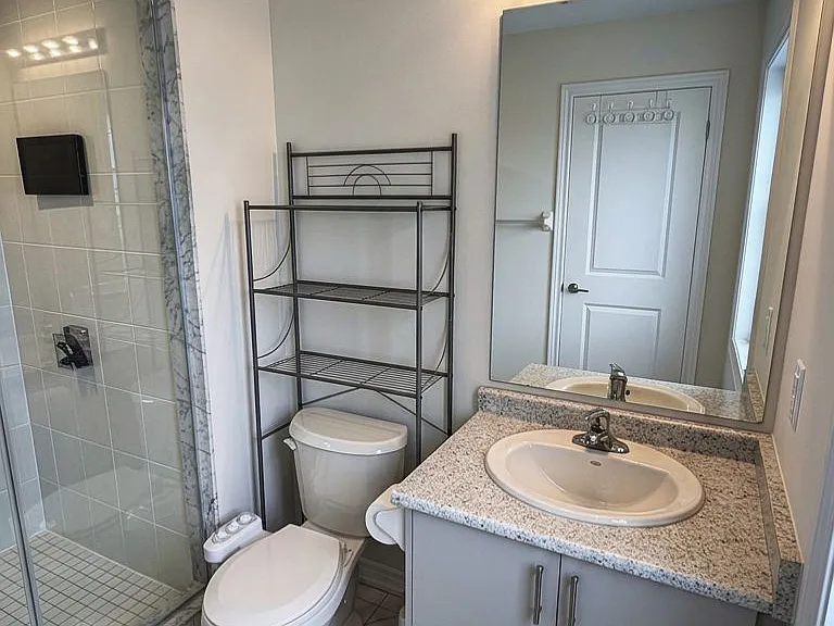 17 Rochester Dr — Photo 15