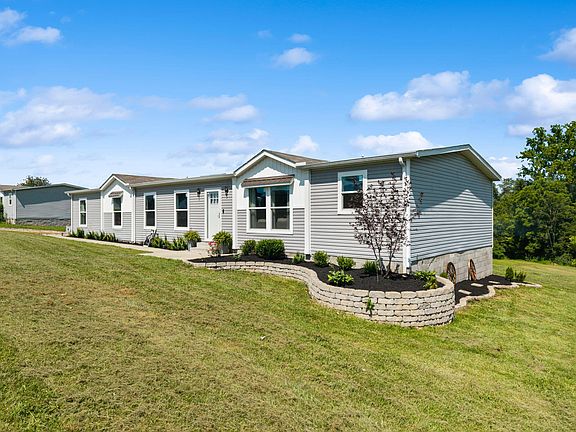 3rd image of 105 Summer Ridge Rd