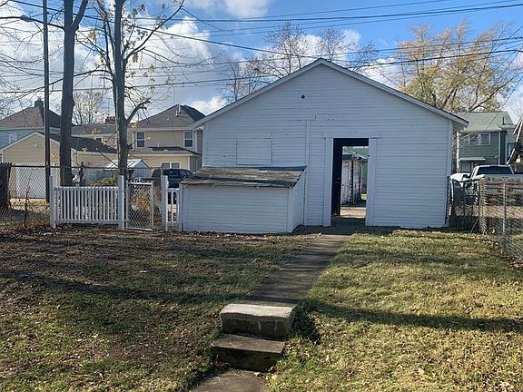 3rd image of 379 S Wayne Ave