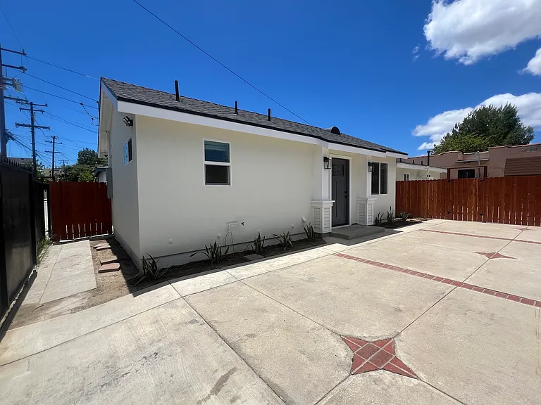 1440 Gundry Ave #A — Photo 24