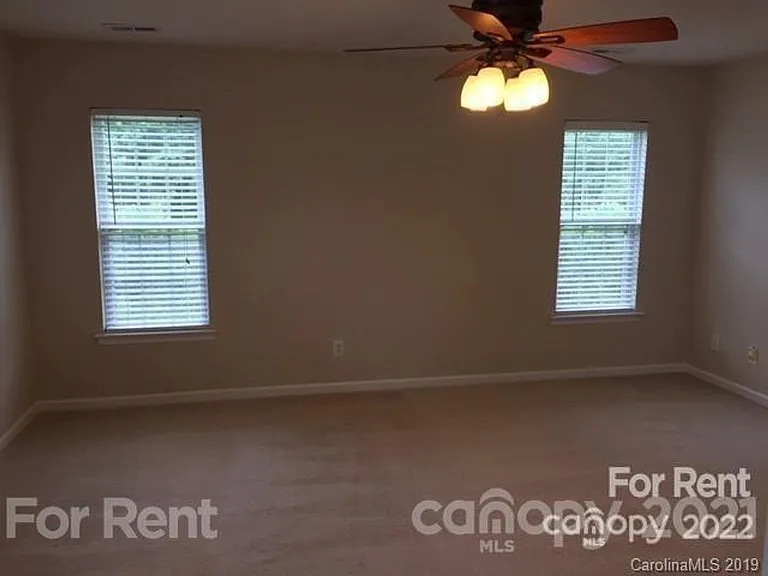 17418 Westmill Ln — Photo 12