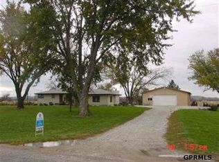 27306 N 145th St, Crescent, IA 51526