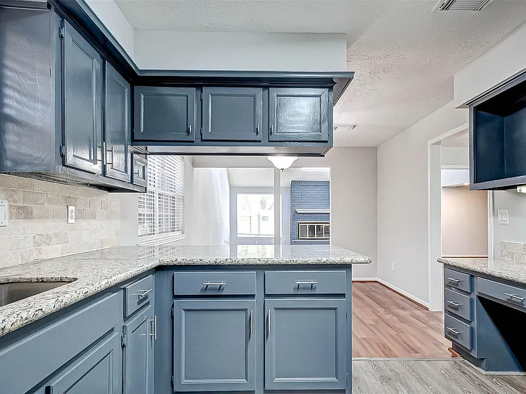 2723 Colony Dr — Photo 21