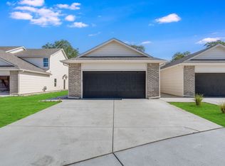 4327 N Sandplum St, Wichita, KS 67205