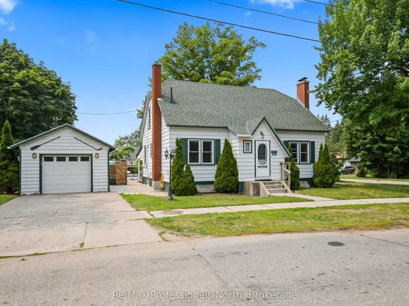 695 John St N, Gravenhurst, ON P1P 1E6