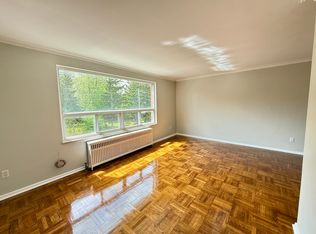 1295 Bayview Ave #15, Toronto, ON M4G 2Z8