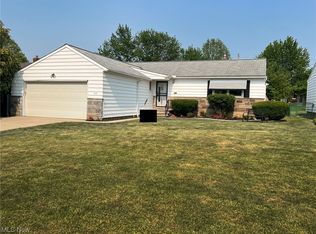 1075 Clearview Rd, Lyndhurst, OH 44124