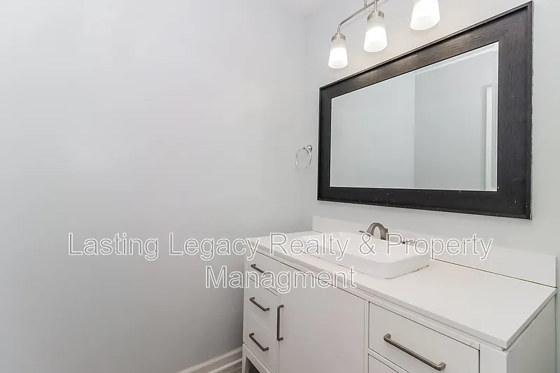 Building Photo - 2325 15th St NE