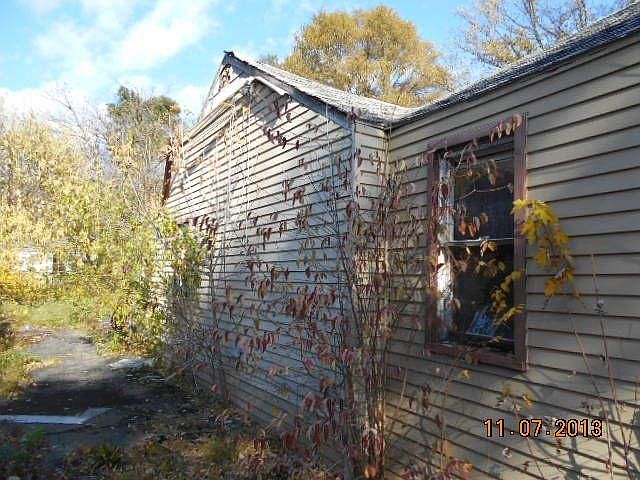 2nd image of 28632 Glenwood St