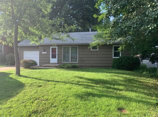 3710 W 74th St, Prairie Village, KS 66208