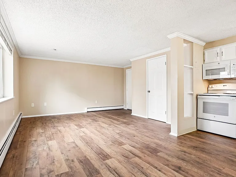 Knollwood and Tanglewood Apartments — Photo 44