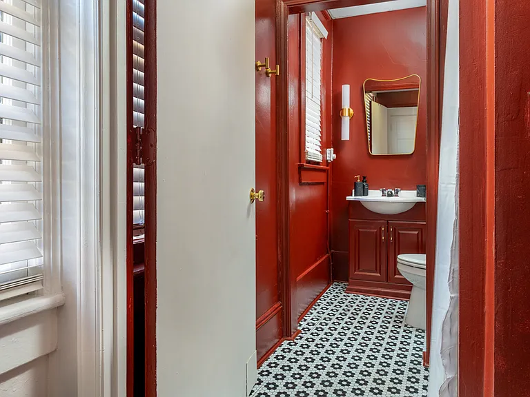 1504 W Friendly Ave #A — Photo 15