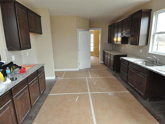 Located on 0099 in Meadowmoore in Pickerington, OH