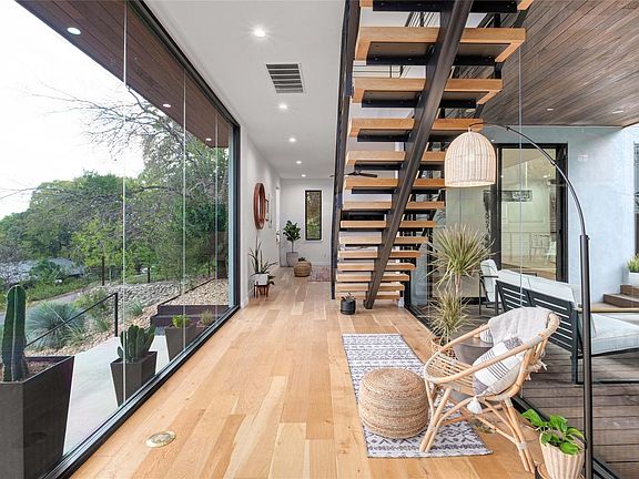4th image of 3005 S 4th St #1
