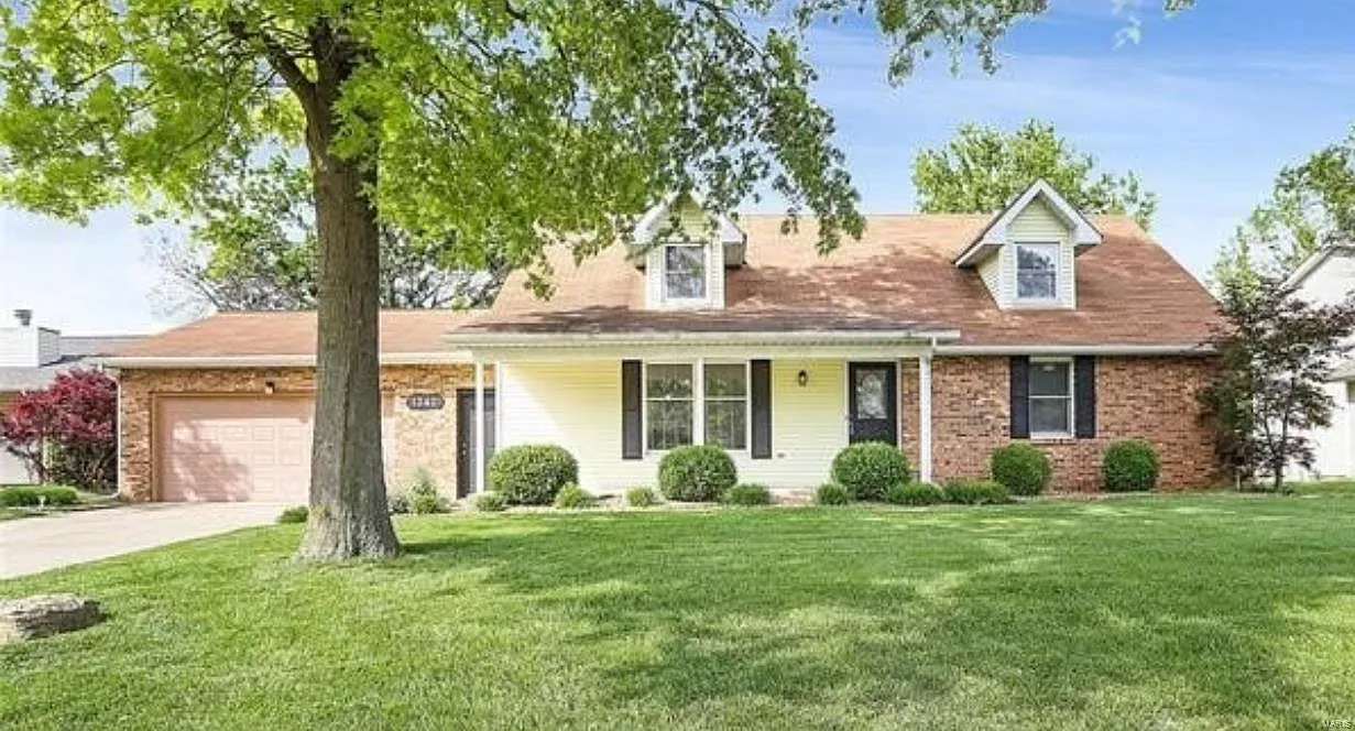 1342 Chancellor Dr photo 1