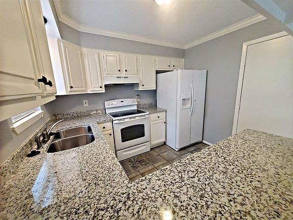 5th image of 11210 Monique Dr