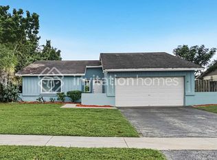 9422 Saddlebrook Dr, Boca Raton, FL 33496