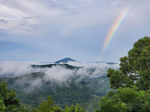 3rd image of 547 Round Knob Ridge Road