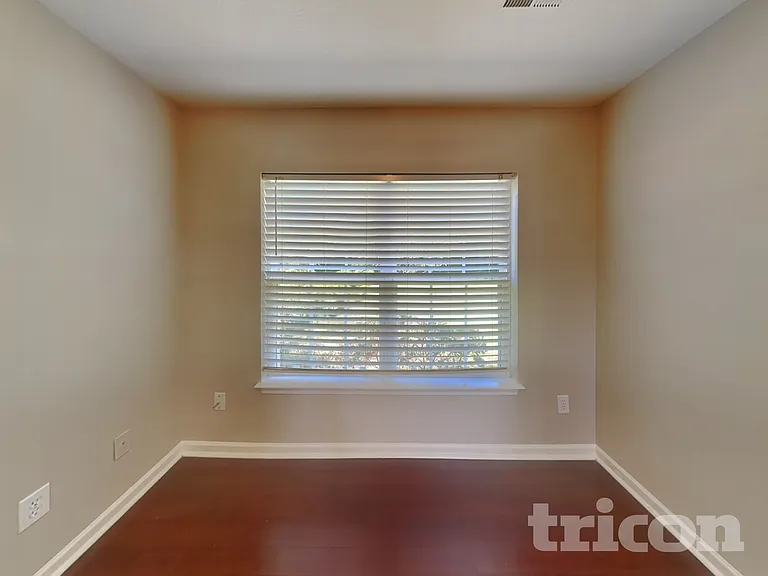 7392 Hoffner Dr — Photo 9