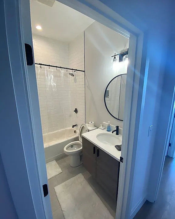 Guest Bathroom 