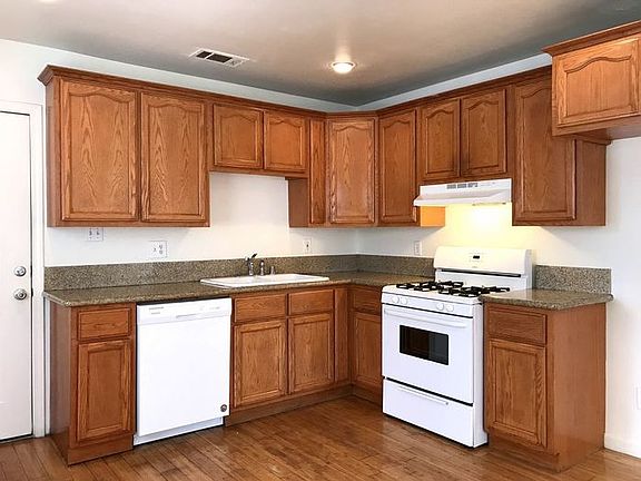 4th image of 1557 W 204th St