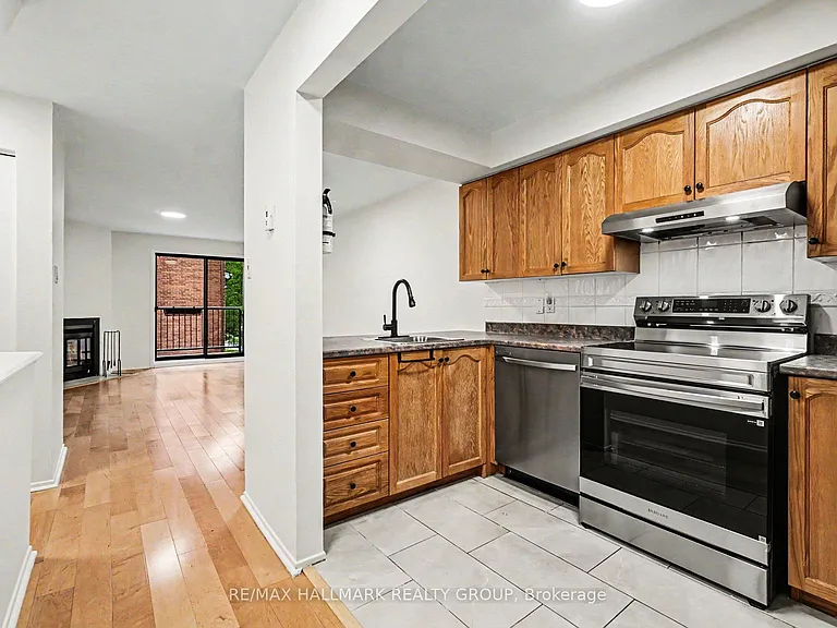1102 Blasdell Ave — Photo 6
