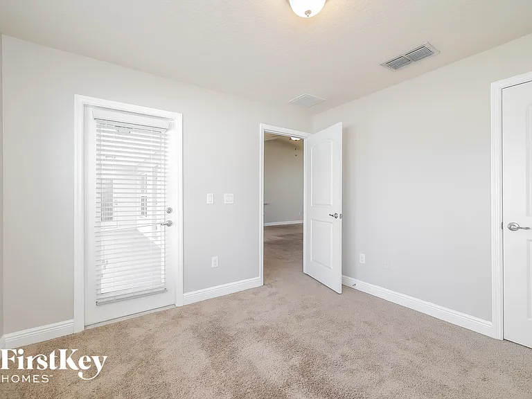 805 Colville Dr — Photo 11